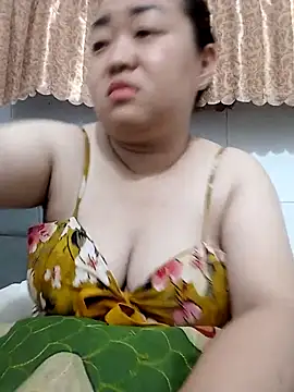 VyOanh2K online show from February 19, 5:42 pm