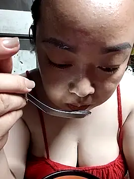 VyOanh2K online show from March 17, 5:05 pm