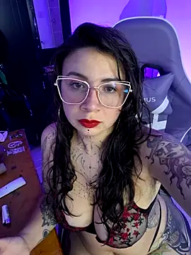 Snapshot of Aria_Bennett21 chatting on May 3, 5:24 am Aria Bennett21 online show from May 3, 5:24 am