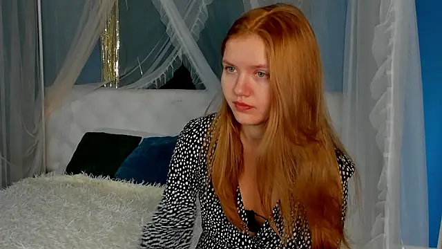 Eva  Lewis online show from February 3, 1:15 am