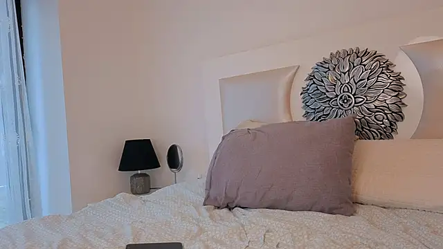 my lina online show from December 28, 12:45 pm