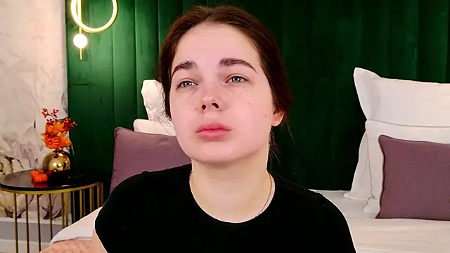 DeniseReese online show from October 7, 2:09 am