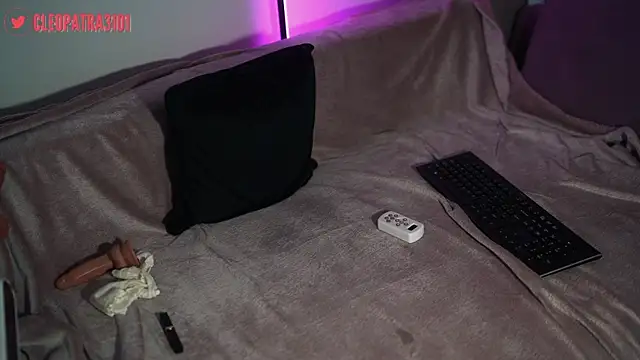 Cleopatra3101 online show from February 26, 1:19 pm