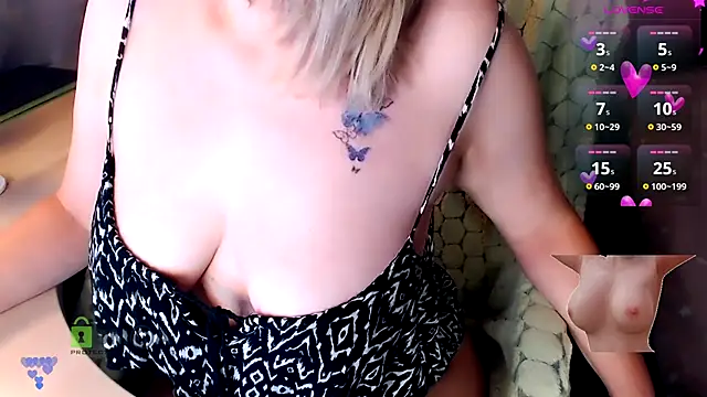  -Luna-  online show from September 15, 12:38 pm