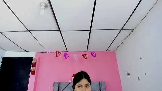 Snapshot of LaylaHolmes chatting on May 2, 12:10 pm LaylaHolmes online show from May 2, 12:10 pm