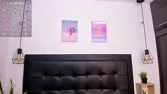 Snapshot of sweet_abby1 chatting on December 22, 12:05 pm sweet abby1 online show from December 22, 12:05 pm