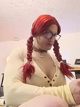 Snapshot of sissytrapdolly24 chatting on June 5, 8:20 am sissytrapdolly24 online show from June 5, 8:20 am