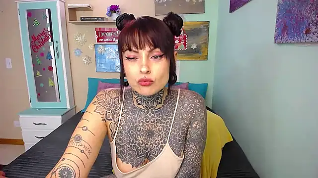 LolaRouse online show from December 9, 7:07 pm