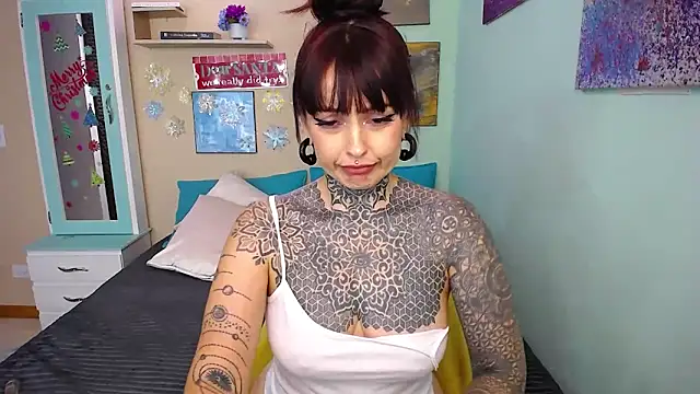 LolaRouse online show from December 10, 9:11 pm