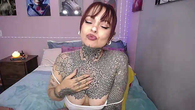 LolaRouse online show from October 29, 5:47 pm