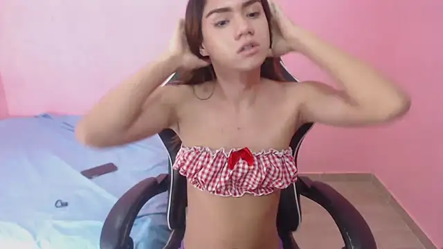 DEMI LEED online show from February 4, 2:43 pm