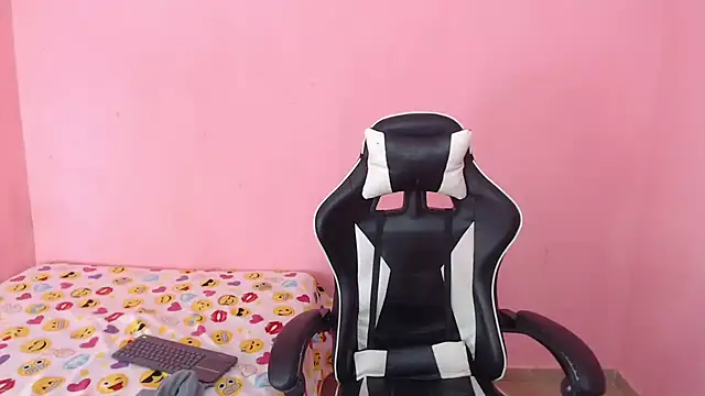 DEMI LEED online show from February 8, 7:59 pm