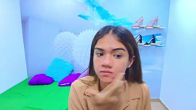 DEMI LEED online show from September 23, 12:30 pm