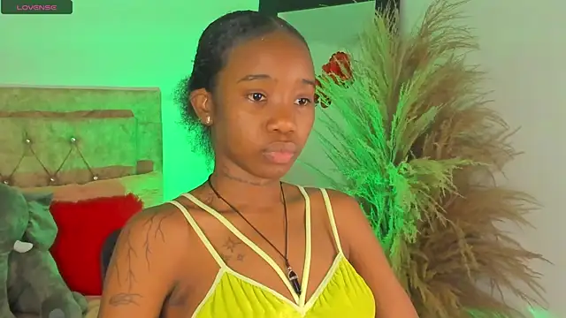 Rihana hot01 online show from March 13, 12:16 am