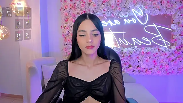 Snapshot of HannahJamesX chatting on January 18, 11:30 pm HannahJamesX online show from January 18, 11:30 pm