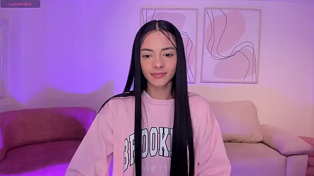 Snapshot of HannahJamesX chatting on February 22, 11:42 am HannahJamesX online show from February 22, 11:42 am