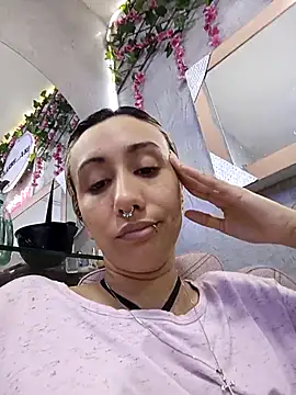 LunaDeCristall online show from November 19, 9:37 pm