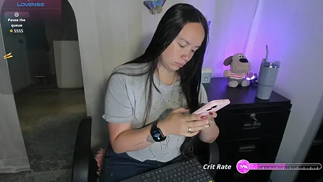 milysauria1 online show from May 17, 12:23 pm