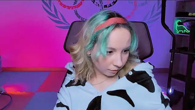 Snapshot of JasmineMilko chatting on January 4, 8:06 am JasmineMilko online show from January 4, 8:06 am