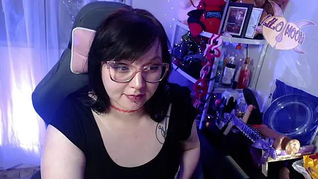 LiloMoon69 online show from February 21, 7:12 am