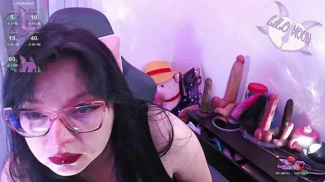 LiloMoon69 online show from May 5, 2:52 am