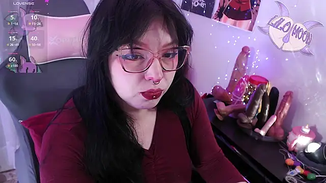 LiloMoon69 online show from May 24, 11:43 pm