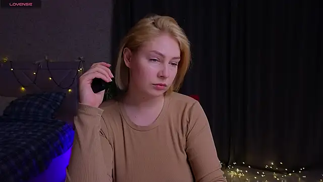 Snapshot of Catherine_River chatting on February 18, 6:04 pm Catherine River online show from February 18, 6:04 pm