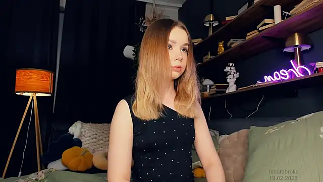 DominikaElis online show from February 19, 8:31 pm