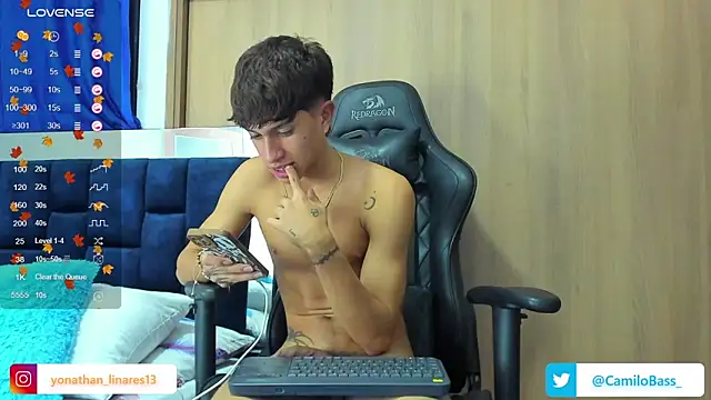 Snapshot of _CamiloBass chatting on February 18, 5:20 am  CamiloBass online show from February 18, 5:20 am