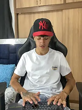  CamiloBass online show from March 5, 1:12 am