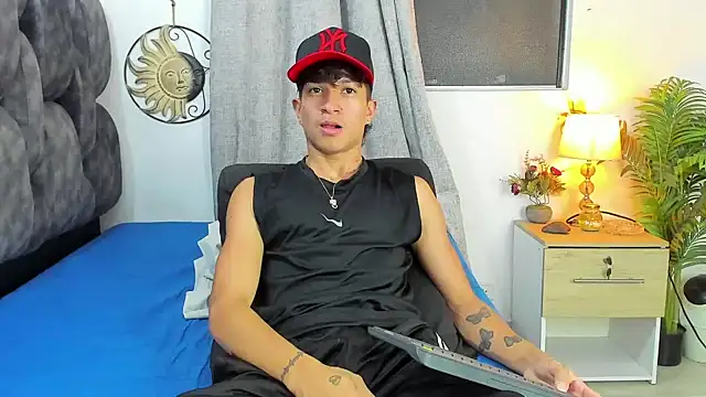  CamiloBass online show from April 11, 1:10 am