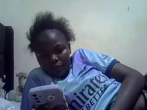 Snapshot of pretty_vivy chatting on February 16, 4:21 pm pretty vivy online show from February 16, 4:21 pm