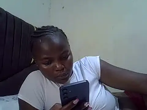 Snapshot of pretty_vivy chatting on March 6, 3:56 pm pretty vivy online show from March 6, 3:56 pm