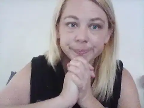 burrkitty online show from December 9, 12:23 am