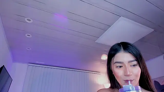 amelie jhons online show from January 16, 1:58 am