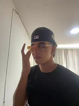 JoanG10 online show from April 17, 4:43 pm