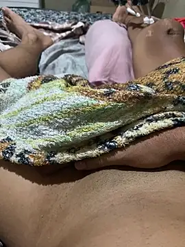 Snapshot of HenriqueH3 chatting on February 13, 10:22 am HenriqueH3 online show from February 13, 10:22 am