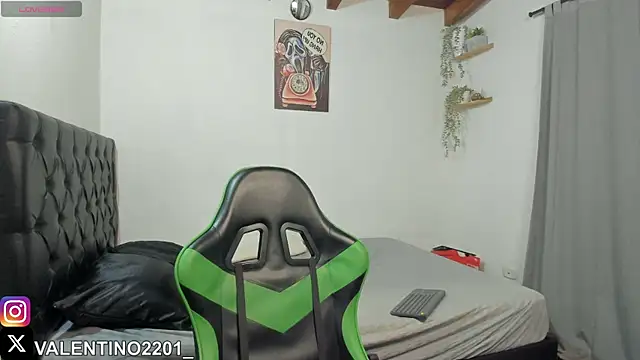 Valentino Xander online show from October 10, 12:31 am