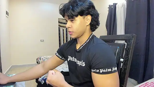 Snapshot of johan_beley_ chatting on February 15, 1:49 pm johan beley online show from February 15, 1:49 pm