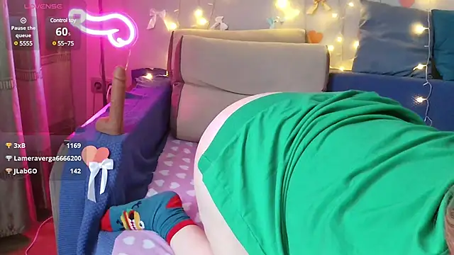 MilaaMilaa online show from February 13, 3:18 am