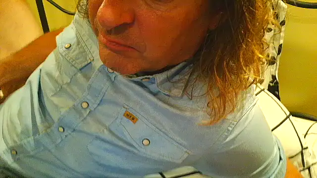 Snapshot of costanza7070 chatting on June 16, 4:37 am costanza7070 online show from June 16, 4:37 am