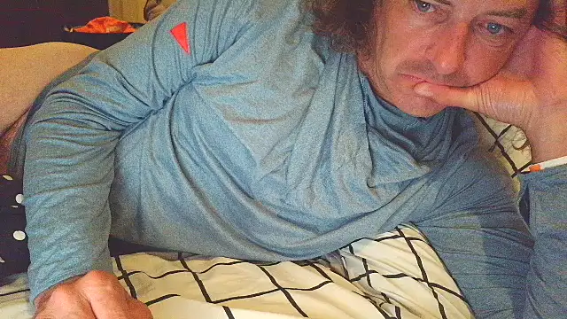 Snapshot of costanza7070 chatting on June 17, 5:43 am costanza7070 online show from June 17, 5:43 am