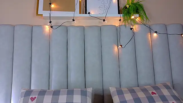 Snapshot of EngelStone chatting on October 29, 8:10 pm EngelStone online show from October 29, 8:10 pm