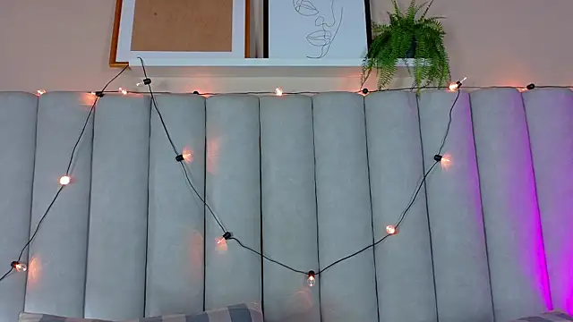 Snapshot of EngelStone chatting on November 7, 7:36 pm EngelStone online show from November 7, 7:36 pm