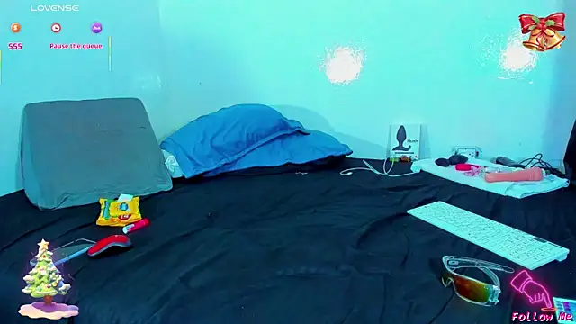 Piggy Eddy online show from December 23, 1:47 am