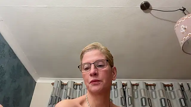 JennyHazel1 online show from March 10, 9:42 pm