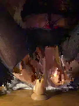 Snapshot of LaMORA_2002 chatting on March 18, 8:01 pm LaMORA 2002 online show from March 18, 8:01 pm