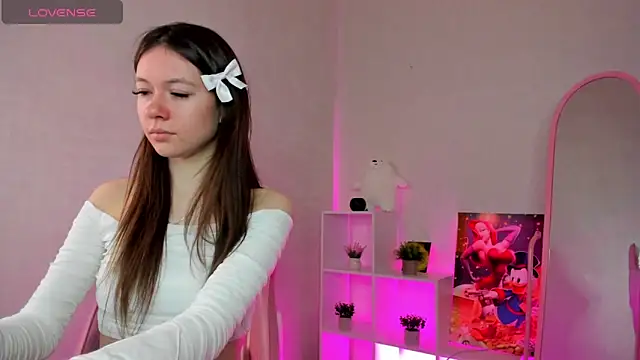 Nicole Charm online show from December 13, 1:04 am