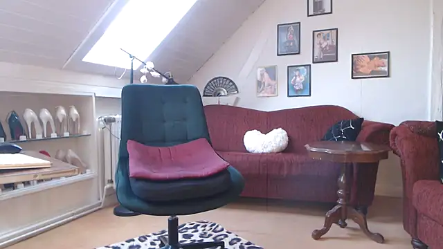 GinaBlonde online show from February 1, 2:24 pm