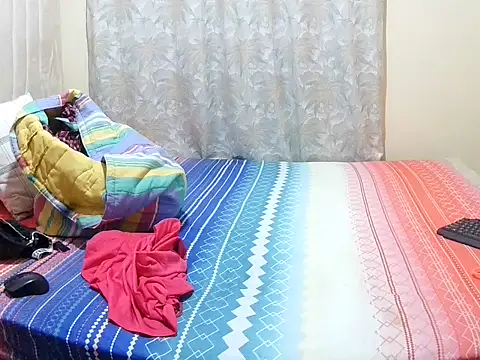 Snapshot of slender_sweet chatting on January 16, 9:35 am slender sweet online show from January 16, 9:35 am